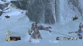 Droga ta prowadzi do kolejnych stosów (razem cztery) i kwiatu (rośnie po prawej), a także patrolu orków (jeden zwykły i czterech ciężkich wojowników) - Górska przełęcz | Rozdział 4 | Władca Pierścieni Wojna na Północy - Władca Pierścieni: Wojna na Północy - poradnik do gry