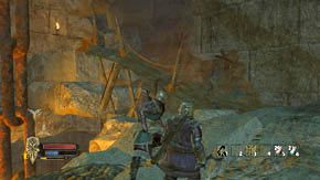 Wbiegnij do wieży i omiń z prawej wielkie łańcuchy na środku - Wnętrze góry | Rozdział 4 | Władca Pierścieni Wojna na Północy - Władca Pierścieni: Wojna na Północy - poradnik do gry