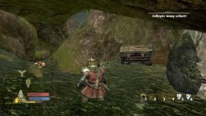 W zaułku po lewej są dwa grzyby, natomiast w tym po prawej stos z przedmiotami - Leśne moczary | Rozdział 5 | Władca Pierścieni Wojna na Północy - Władca Pierścieni: Wojna na Północy - poradnik do gry