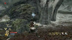 Jeśli spojrzysz na tę polanę od strony wejścia na nią, zauważysz dwie stojące blisko siebie skały - Leśne moczary | Rozdział 5 | Władca Pierścieni Wojna na Północy - Władca Pierścieni: Wojna na Północy - poradnik do gry