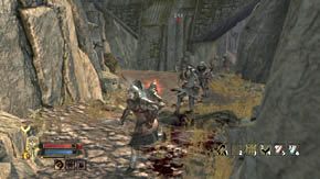 Pokonaj dwóch łuczników orków i wojownika barbarzyńców, przeszukaj stos z przedmiotami po prawej, a nieco dalej, po prawej, zabij kolejnego wojownika - Góry Szare (1) | Rozdział 6 | Władca Pierścieni Wojna na Północy - Władca Pierścieni: Wojna na Północy - poradnik do gry