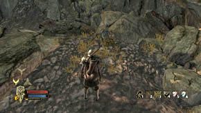 Uważnie patrz na skały po lewej - w jednej z nich jest [SEKRET 2/5 dla Eradana] - Góry Szare (1) | Rozdział 6 | Władca Pierścieni Wojna na Północy - Władca Pierścieni: Wojna na Północy - poradnik do gry