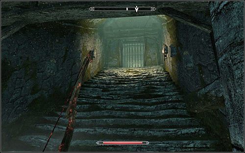 Korzystając z okazji polecam zbadać korytarz prowadzący na południe, bo znajduje się tam mistrzowsko zabezpieczony kufer - Lek na szaleństwo (2) | Zadania Mrocznego Bractwa | Solucja Skyrim - Skyrim - poradnik, mapy, questy