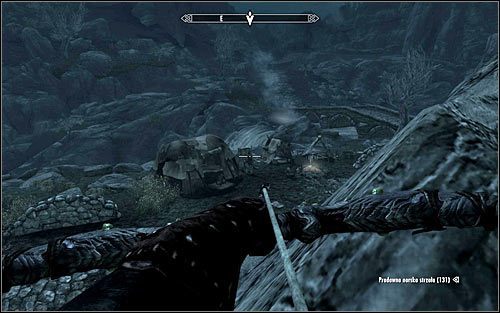 W zależności od upodobań możesz się zachować na dwa zasadnicze sposoby, a mianowicie zaatakować wszystkie Khajiity i rozprawić się z nimi w bezpośredniej walce lub skupić się jedynie na wyeliminowaniu Marandru-jo - Zlecenie- Zabij Marandru-jo | Zadania Mrocznego Bractwa | Solucja Skyrim - Skyrim - poradnik, mapy, questy