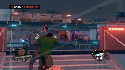 Gdy tylko wylądujemy, chwytamy porucznika i wypytujemy go o kody do windy - Ruszamy w tango | Kampania Saints Row The Third - Saints Row: The Third - poradnik do gry