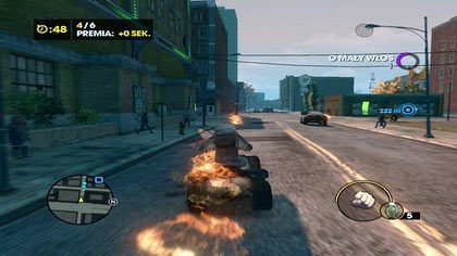 Co ważne, na trasie będziemy od czasu do czasu widywali pojedyncze płomienie (jak na powyższej ilustracji) - gdy w nie wjedziemy, okoliczni przechodnie zostaną spaleni, a auta ulegną zniszczeniu zwiększając tym samym pulę czasu - Wypalanie szlaku (A) | Kampania Saints Row The Third - Saints Row: The Third - poradnik do gry