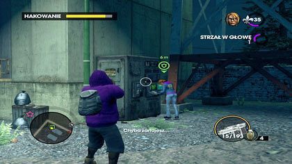 Zanim dostaniemy się do wewnątrz budynku, Kinzie musi odciąć przewody wychodzące z głównego budynku - Koniec z tym ściąganiem | Kampania Saints Row The Third - Saints Row: The Third - poradnik do gry