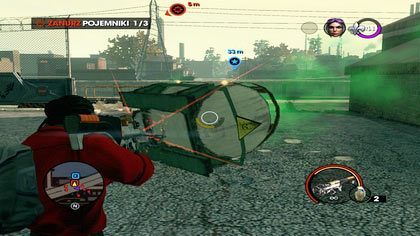 Nieustannie biegnąc do drugiego pojemnika, strzelamy do goniących nas zombie - Atak zombie | Kampania Saints Row The Third - Saints Row: The Third - poradnik do gry