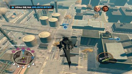 Jeśli natomiast wybierzemy śmigłowiec lub pionowzlot, pamiętajmy iż mimo wysokiej skuteczności, w przypadku awarii musimy bezzwłocznie lądować (choć my możemy użyć spadochronu, to Pierce go nie posiada) co czyni z tych maszyn dość ryzykowne - choć wygodne - narzędzie walki - Trójkącik | Kampania Saints Row The Third - Saints Row: The Third - poradnik do gry