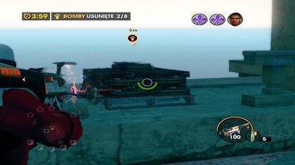 WERSJA DRUGA: URATUJ SHAUNDI I VIOLĘ - Jeśli zechcemy uratować nasze przyjaciółki, z okolic zbrojowni (miejsca ostatniej potyczki) wskakujemy do wody - nie powinna minąć dłuższa chwila, a pojawi się kilku przeciwników na skuterach wodnych - Trójkącik | Kampania Saints Row The Third - Saints Row: The Third - poradnik do gry