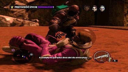 Do wyłączenia mamy trzy pola siłowe - niestety po wyłączeniu każdego z nich pada kolejno Pierce, Shaundi oraz Johny - Gangsterzy w kosmosie | Kampania Saints Row The Third - Saints Row: The Third - poradnik do gry