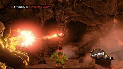 Gdy wejdziemy przez most i wielką zieloną bramę z czaszką, natrafimy na Killbanea, który daje nam dość jasno do zrozumienia, że jest naszym ojcem (co, biorąc pod uwagę nasze wcześniejsze wybory dotyczące tworzenia postaci, niekiedy da się łatwo podać w wątpliwość) - Gangsterzy w kosmosie | Kampania Saints Row The Third - Saints Row: The Third - poradnik do gry