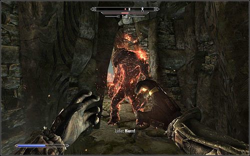 Po znalezieniu się w nowej lokacji rozejrzyj się za kufrem i wybierz się na północ - Laska Magnusa (2) | Questy Akademii w Zimowej Twierdzy | Solucja Skyrim - Skyrim - poradnik, mapy, questy