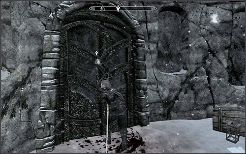 Po rozmowie z Mercerem wespnij się na szczyt sanktuarium i zejdź po schodach do jego centralnej części - Bez słów | Questy Gildii Złodziei | Solucja Skyrim - Skyrim - poradnik, mapy, questy