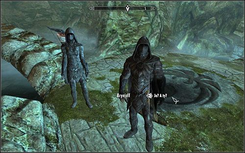 Przed swoją formalną nominacją musisz jeszcze wypełnić zadania mające na celu przywrócenie renomy Gildii - w tym celu porozmawiaj z Vex oraz Delvinem Mallorym na temat dodatkowych misji (patrz sekcja Reputacja w niniejszym podręczniku) - Odrodzona Trójca | Questy Gildii Złodziei | Solucja Skyrim - Skyrim - poradnik, mapy, questy