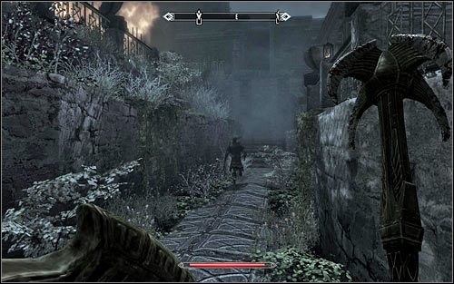 Kieruj się na północ, sukcesywnie eliminując napotykanych po drodze żołnierzy - Bitwa o miasto Wichrowy Tron | Questy Legionu Cesarskiego | Solucja Skyrim - Skyrim - poradnik, mapy, questy