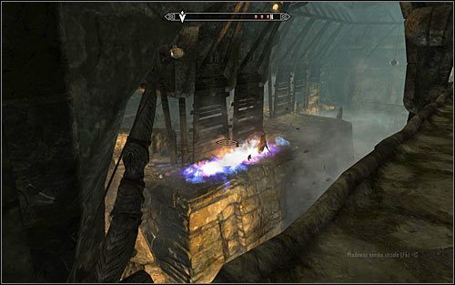 Kucnij i ostrożnie wejdź do północnego pomieszczenia - Wyszczerbiona Korona (1) | Questy buntu Gromowładnych | Solucja Skyrim - Skyrim - poradnik, mapy, questy