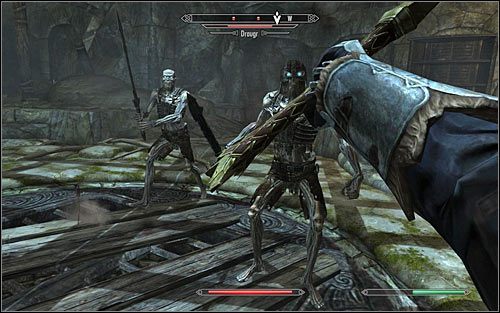 Pilnuj się, bo z okolicznych krypt zaczną wydostawać się draugry (powyższy screen) - Wyszczerbiona Korona (2) | Questy buntu Gromowładnych | Solucja Skyrim - Skyrim - poradnik, mapy, questy