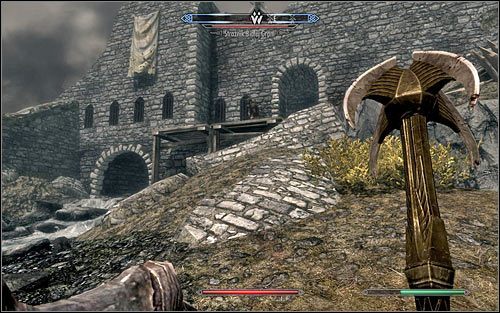 Drugi wariant zakłada wspięcie się na wschodni mur (powyższy screen), umiejętnie przeskakując po kolejnych skałach - Bitwa o miasto Biała Grań (1) | Questy buntu Gromowładnych | Solucja Skyrim - Skyrim - poradnik, mapy, questy