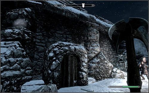 Jak się zapewne domyślasz, w celu odnalezienia kolejnych przeciwników musisz wejść do głównego budynku fortu Neugrad (powyższy screen) - Na ratunek! (2) | Questy buntu Gromowładnych | Solucja Skyrim - Skyrim - poradnik, mapy, questy