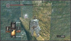 Zanim wejdziemy na most, możemy zeskoczyć na jego dolną część - Firelink Shrine - Undead Burg | Opis przejścia Dark Souls - Dark Souls - poradnik do gry
