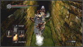 Wchodzimy na most i zgarniamy duszę na końcu platformy - Firelink Shrine - Undead Burg | Opis przejścia Dark Souls - Dark Souls - poradnik do gry