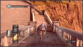 Przebiegamy prawym wyjściem i zabijamy lub omijamy jednego rycerza blokującego przejście - The Dukes Archives (1) | Opis przejścia Dark Souls - Dark Souls - poradnik do gry