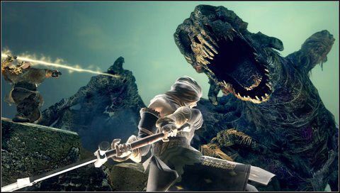 4) Ulepszaj bronie kiedy możesz - ulepszona broń to więcej obrażeń i prostsze walki - Jak walczyć w Dark Souls? | Podstawy - Dark Souls - poradnik do gry