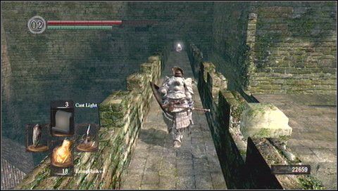 Idziemy dalej i przechodzimy przez białą mgłę (uprzednio zabiwszy przeciwników) - Undead Burg (1) | Opis przejścia Dark Souls - Dark Souls - poradnik do gry