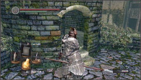 Teraz możemy wyciągnąć po jednym przeciwników poniżej wieży - Undead Burg (2) | Opis przejścia Dark Souls - Dark Souls - poradnik do gry