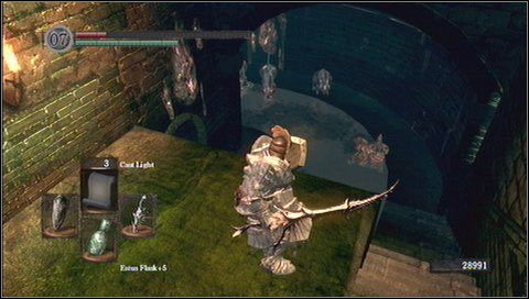 Po zabiciu szczurów, schodzimy i skręcamy w lewo - przy kracie leży przedmiot: Sewer Chamber Key - Depths (2) | Opis przejścia Dark Souls - Dark Souls - poradnik do gry