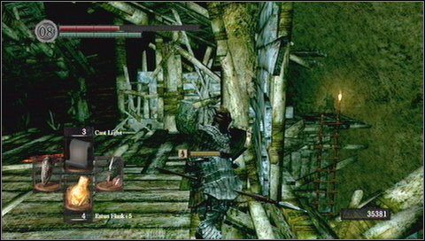 W końcu zobaczymy dalszą część lokacji i okno na zewnątrz w tle - Blighttown (1) | Opis przejścia Dark Souls - Dark Souls - poradnik do gry