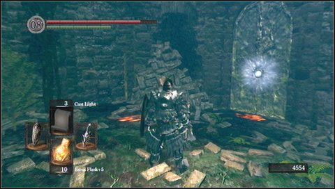 Po odzyskaniu sił kontynuujemy podróż - mijamy drzwi zamknięte znakiem i wchodzimy w przesmyk za nimi po lewej - Darkroot Garden (1) | Opis przejścia Dark Souls - Dark Souls - poradnik do gry