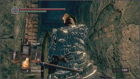 Po jego przeciwległej stronie jest mag, który wcześniej do nas strzelał - Sens Fortress (1) | Opis przejścia Dark Souls - Dark Souls - poradnik do gry