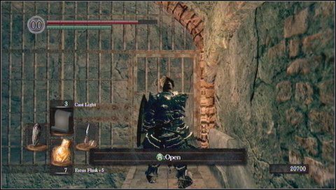 Zobaczymy podejście do pomieszczenia, w którym są ładowane wielkie głazy - Sens Fortress (2) | Opis przejścia Dark Souls - Dark Souls - poradnik do gry