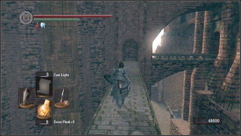 W jej lewej odnodze czeka kolejny nieumarły rycerz - Sens Fortress (5) | Opis przejścia Dark Souls - Dark Souls - poradnik do gry