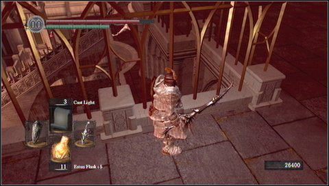 Dobrą i prostą techniką w walce z nimi jest zepchnięcie ich w przepaść - możemy zrobić tak, gdy potwory stoją blisko krawędzi - Anor Londo (3) | Opis przejścia Dark Souls - Dark Souls - poradnik do gry