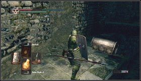 Gdy wybierzemy drogę w prawo za szlamem możemy okrążyć wcześniejsze pomieszczenie na wyższym poziomie - New Londo Ruins - Niższy poziom | Opis przejścia Dark Souls - Dark Souls - poradnik do gry