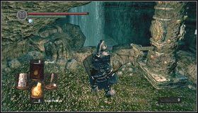 Wchodząc po drabinie koło tajnego przejścia do ogniska [1] dotrzemy do przełącznika obracającego kolejny most - The Catacombs (2) | Opis przejścia Dark Souls - Dark Souls - poradnik do gry