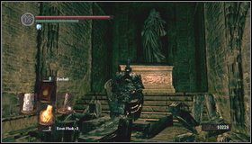 W połowie drogi do posągu zeskoczy na nas duży szkielet - The Catacombs (3) | Opis przejścia Dark Souls - Dark Souls - poradnik do gry