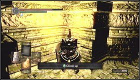 Kiedy pokonamy parę szkieletów w ruinach, [1] możemy wspiąć się wyżej i zebrać parę przedmiotów - w tym 3 Eye of Death - Tomb of Kings (1) | Opis przejścia Dark Souls - Dark Souls - poradnik do gry