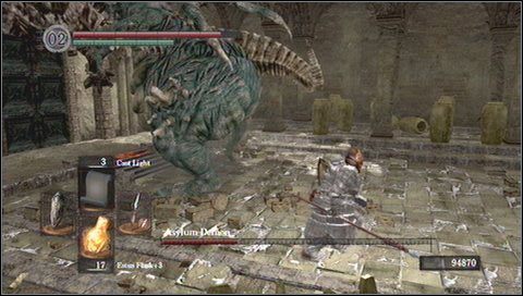 W tej pozycji możemy bardzo łatwo zadawać ciosy i ominiemy wszelkie uderzenia wroga - Asylum Demon | Jak zabić bossa w Dark Souls - Dark Souls - poradnik do gry