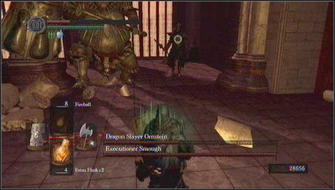 - atak tyłkiem - gdy zbliżymy się bardzo do Smougha, demon podskoczy i klapnie całym cielskiej o ziemię - Ornstein and Smough | Jak zabić bossa w Dark Souls - Dark Souls - poradnik do gry