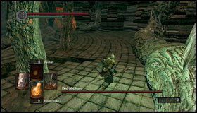 Po powrocie na arenę biegniemy wzdłuż ściany w przeciwległą stronę - The Bed of Chaos | Jak zabić bossa w Dark Souls - Dark Souls - poradnik do gry