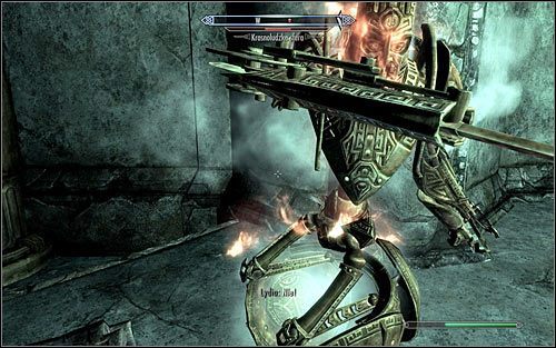 Po dotarciu do północnej części ruin spotkasz wspomnianego Jdarra i postać ta będzie do Ciebie automatycznie agresywnie nastawiona - Zachowanie treści Pradawnego Zwoju (1) | Okno do świata duchów | Solucja Skyrim - Skyrim - poradnik, mapy, questy