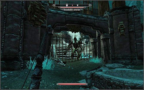 Jeżeli Twój bohater woli atakować przeciwników z odległości, to będziesz tu mógł zastosować sprytną sztuczkę - Zachowanie treści Pradawnego Zwoju (2) | Okno do świata duchów | Solucja Skyrim - Skyrim - poradnik, mapy, questy