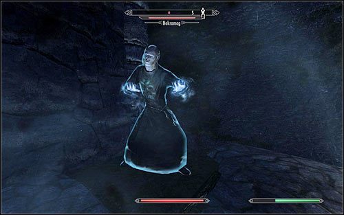 Po wygranej bitwie rozejrzyj się po okolicy, przejdź przez jadalnię i wybierz korytarz, który prowadzi na północ, zakręcając następnie na wschód - Wyprawa do Głębi Ilinalty | Czarna Gwiazda | Solucja Skyrim - Skyrim - poradnik, mapy, questy