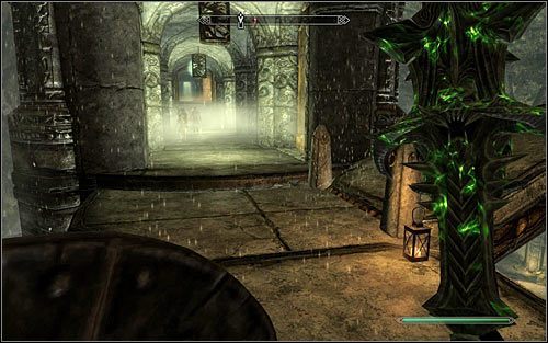 Ruszaj prosto i zejdź po rampie na niższy poziom - Wyprawa do ruin Bthardamz (2) | Jedyne lekarstwo | Solucja Skyrim - Skyrim - poradnik, mapy, questy