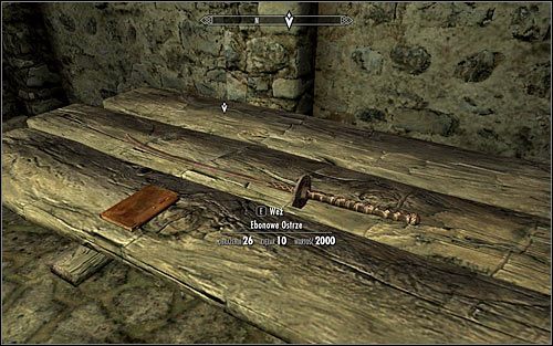 Powróć do piwnicy Smoczej Przystani i wejdź w interakcję ze starymi drewnianymi drzwiami żeby je otworzyć - Otwarcie szepczących drzwi | Szepczące drzwi | Solucja Skyrim - Skyrim - poradnik, mapy, questy