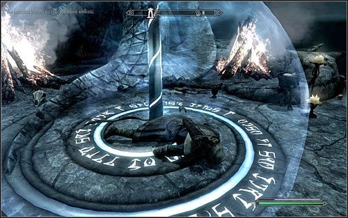 Jeżeli wszystko wykonałeś zgodnie z planem, to członek Twojej drużyny zostanie w tym miejscu uwięziony - Złożenie ofiary | Zew Boethiah | Solucja Skyrim - Skyrim - poradnik, mapy, questy